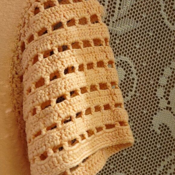 Style & Co Women's size S‎ pastel peach top crochet sleeves studded neckline - Picture 3 of 8